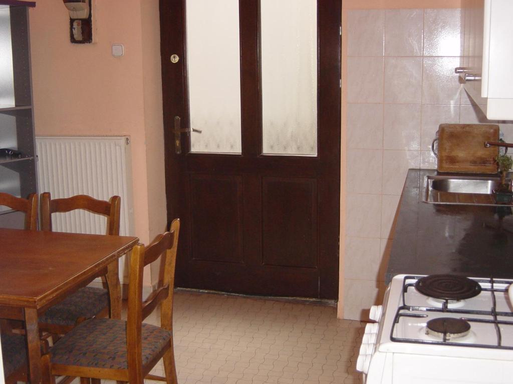 Ringavenue Apartments Budapest Szoba fotó